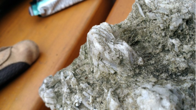 Clinozoisite